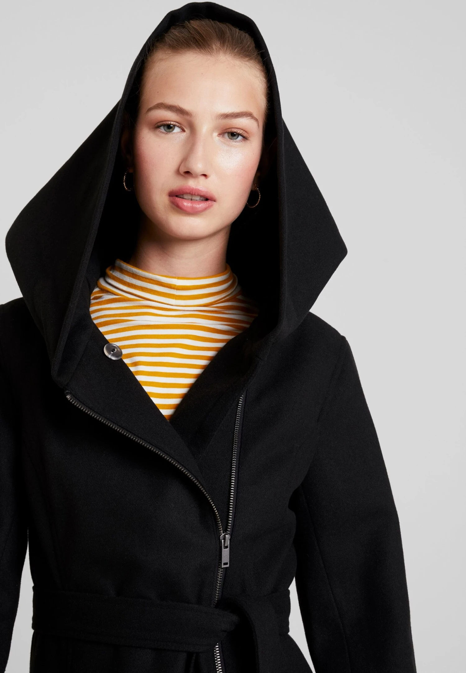 Even&Odd Manteau Court - Black – Image 4