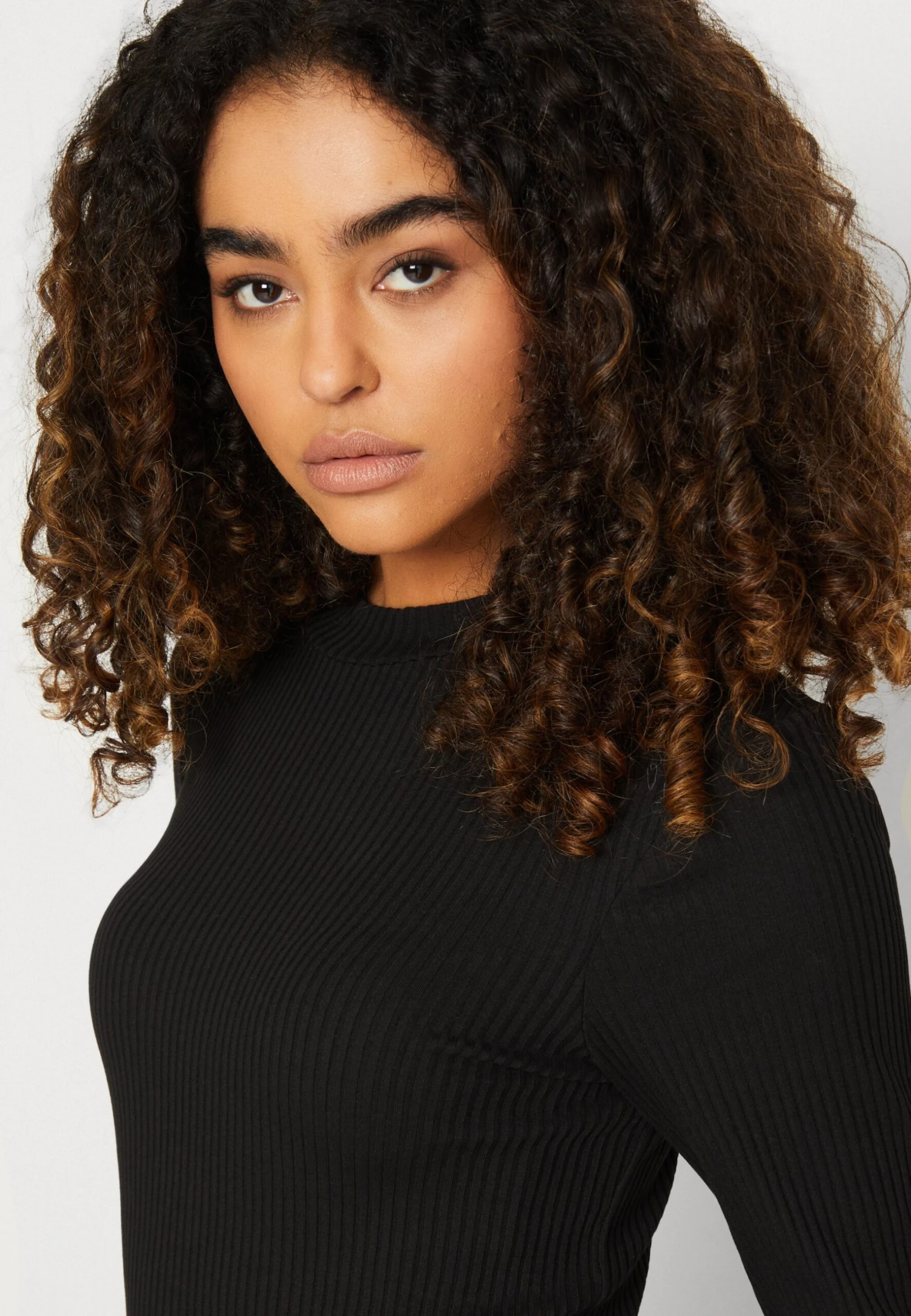 Even&Odd Circ Long Sleeves Midi High Slit Dress - Robe Pull - Black – Image 4