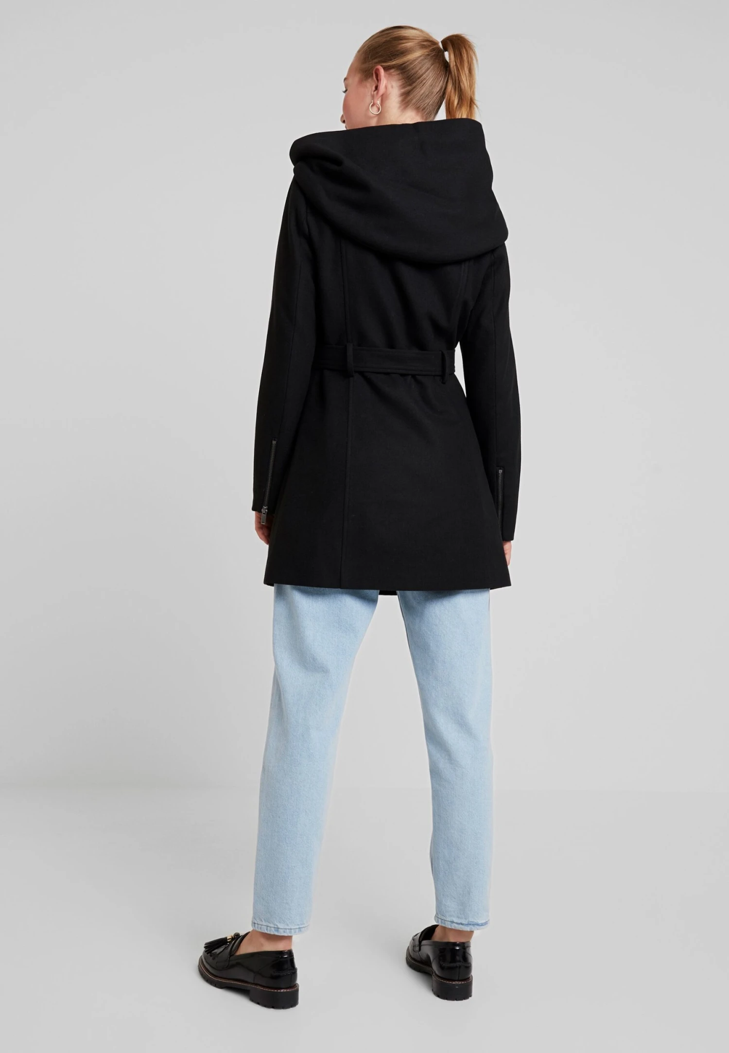 Even&Odd Manteau Court - Black – Image 3