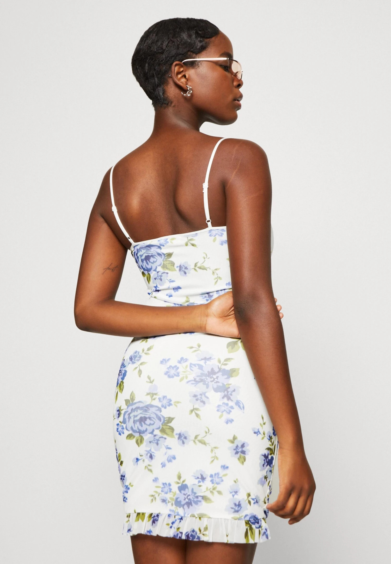 Even&Odd Robe Fourreau - White/Blue – Image 4